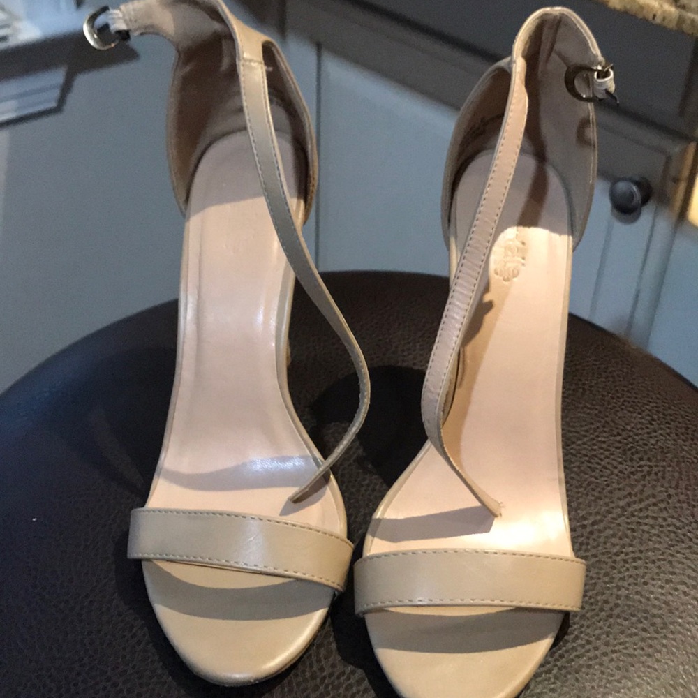 Beige heels
